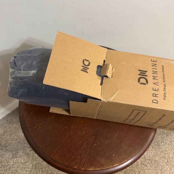 Dreamnine Fluffy Fur Navy Blue Throw, New in Box, 50" x 60" - Picture 3 of 3